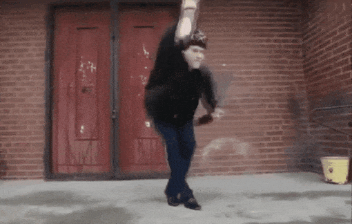 Танец алкаша у подъезда