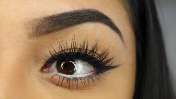 Восточный стиль бровей