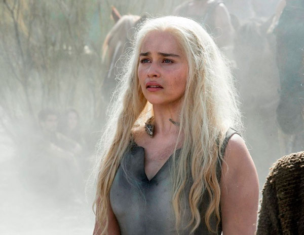 Дайнерис с распущенными волосами