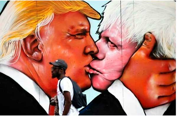 Поцелуй Трампа