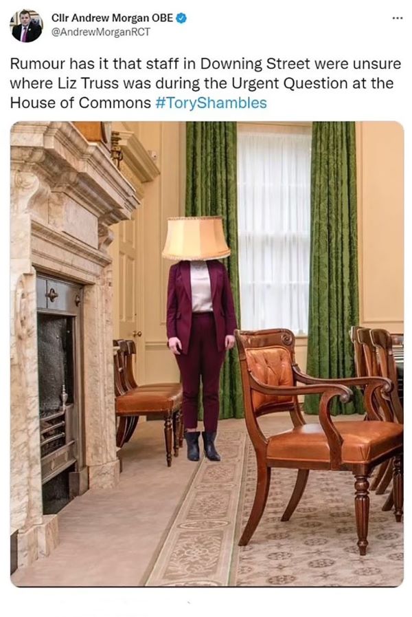 Лиз Трасс мем светильник